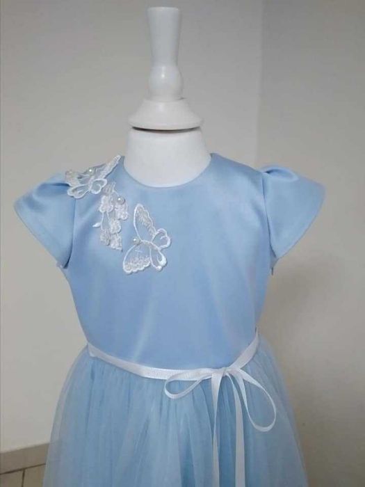 Неймовірно красива, святкова сукня/плаття для дівчинки 4-5 років.