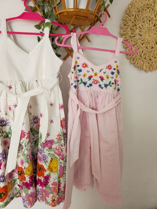 Zestaw sukienka na ramiączkach H&M letnia 110 rozkloszowana kwiaty