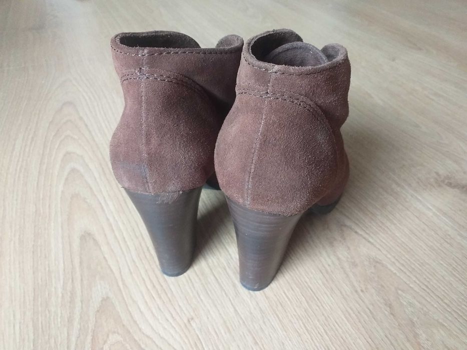 Botins de camurça de salto Mango como novos tam. 40