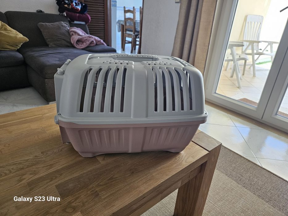 Caixa transportadora de gatos