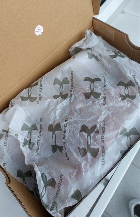 Кросівки жіночі 38р. Under Armour