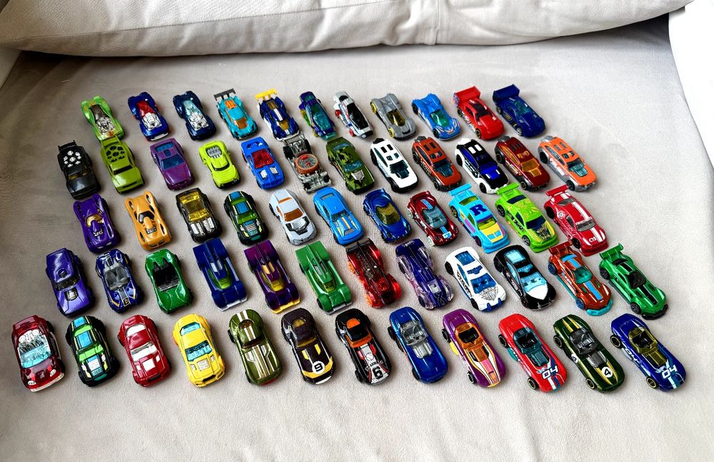 Hot Wheels розпродаж
