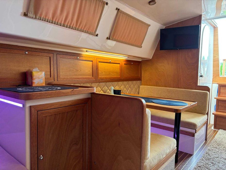 Jacht  motorowy Weekend 820  NOWY