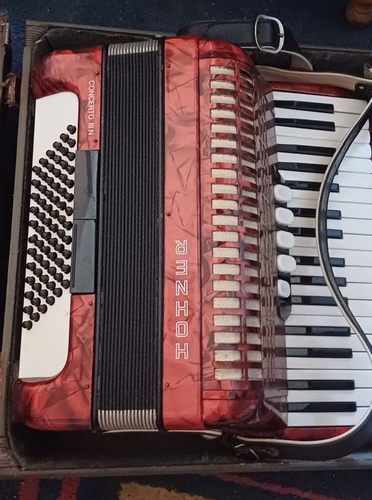 Acordeão HOHNER Concerto III N