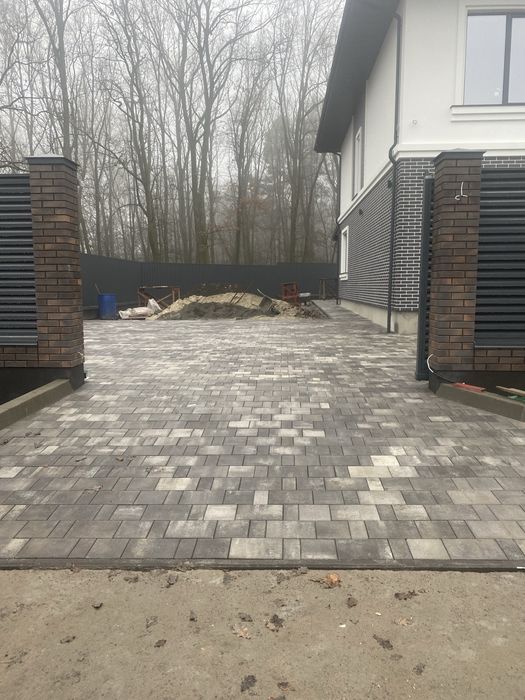 Укладка тротуарної плитки