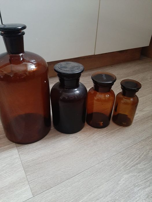 Butelki szklane apteczne