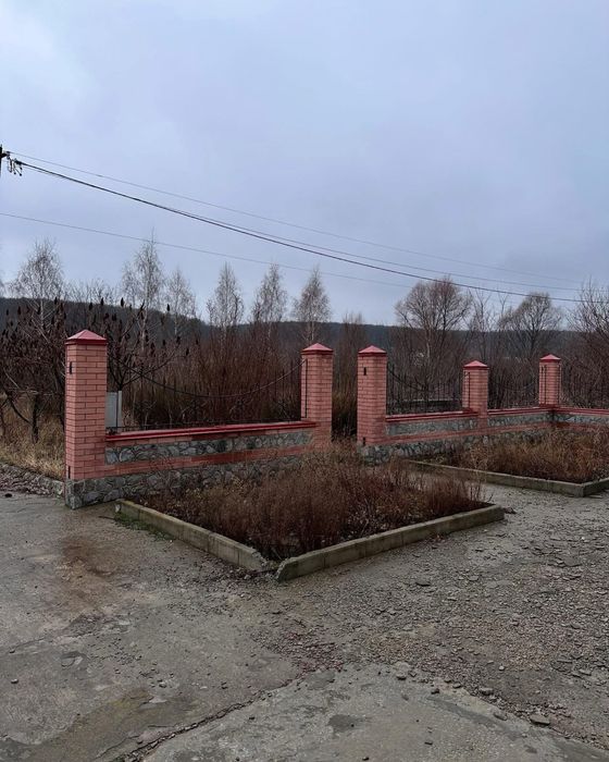 Продаж будинку за містом