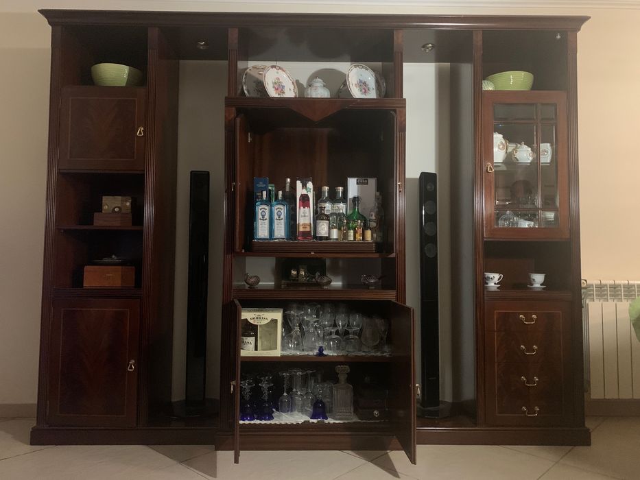 Móvel de Sala em Mogno