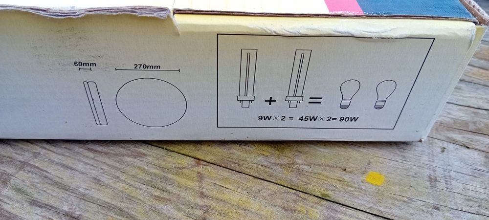 Candeeiro com duas lâmpadas halogeneo