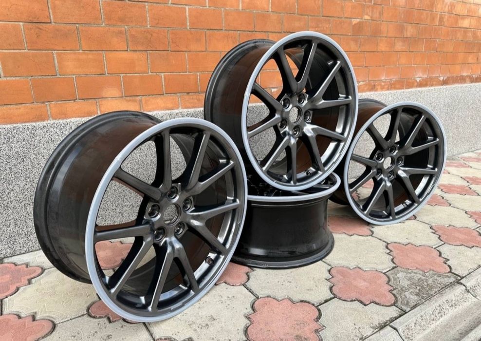 Диски поштучно R18 5/114,3 Оригінал Тесла 3