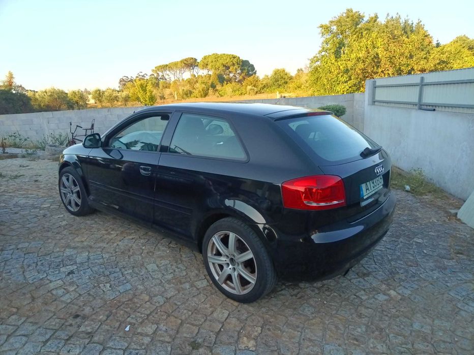 AUDI A3 Hatchback (8P1) 1.6 TDI Diesel 105 cv / 77 kW 2010