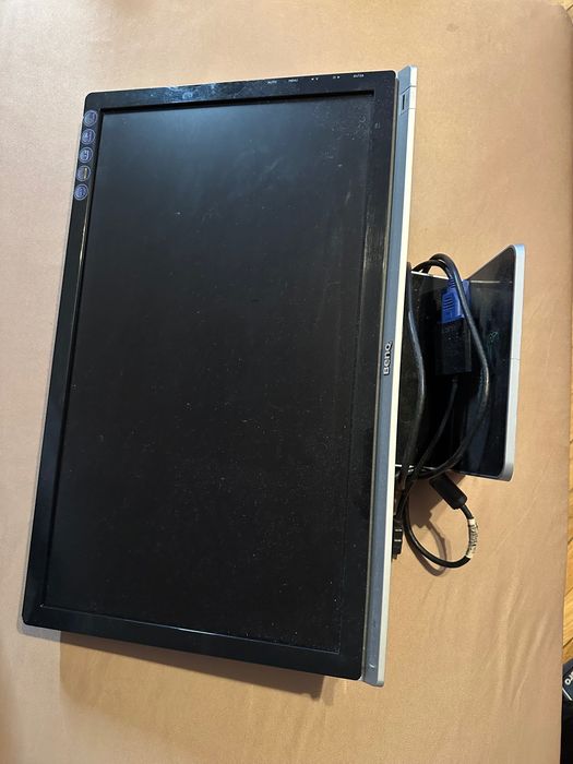 Monitor BenQ E2200HDA + gratis