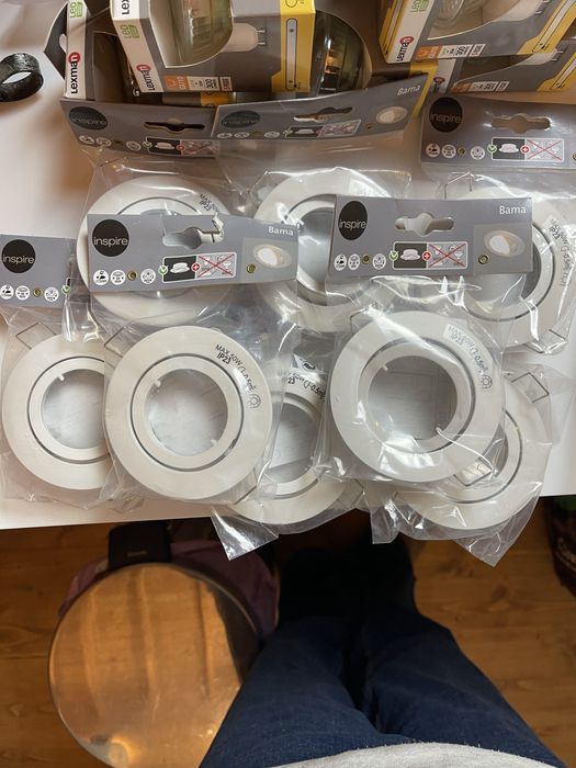 Vendo 8 aros de encastre com as lampadas
