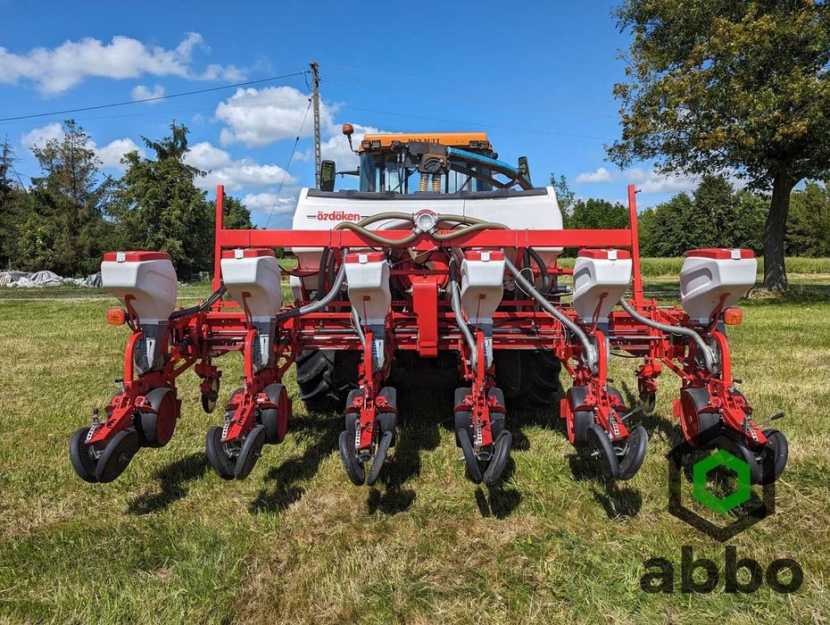 Siewnik pneumatyczny punktowy Ozdoken VPKT-DG6 do kukurydzy dyni