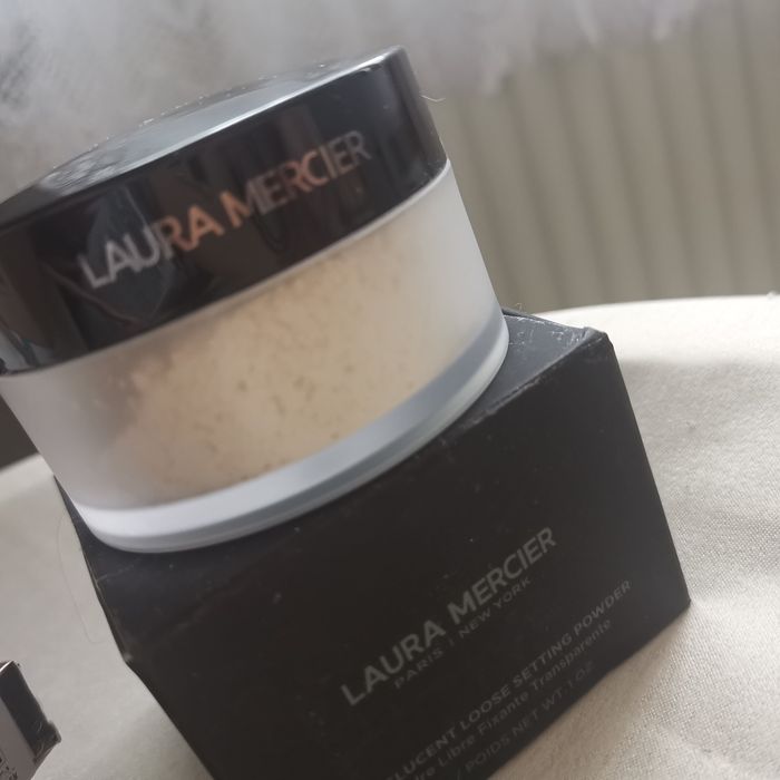 Laura mercier transcluent loose setting puder do twarzy