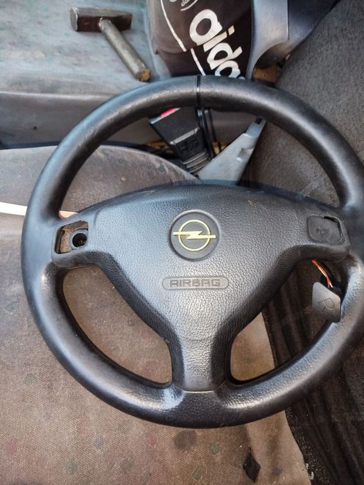 Продам руль на opel