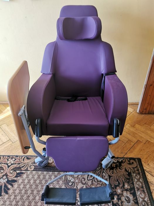 Fotel wozek dla osoby niepełnosprawnej