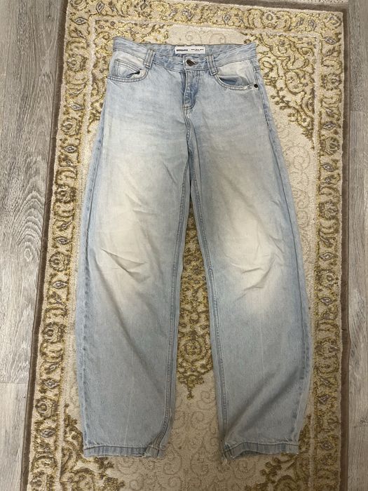 Джинсы baggy Bershka.