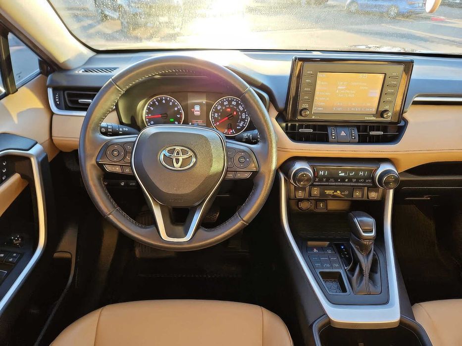 Toyota RAV4 XLE Premium      2022
