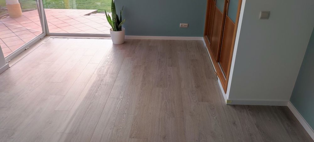 Afagamentos e envernizamentos. Aplicação de flutuantes.