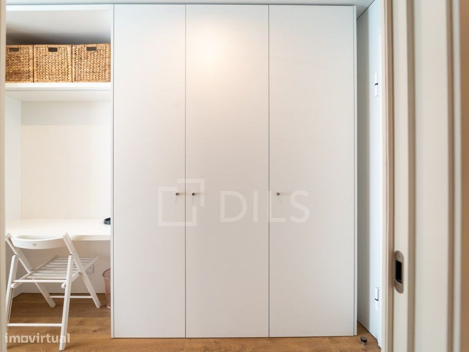 Apartamento T0 com varanda, garagem e arrumos em Matosinhos