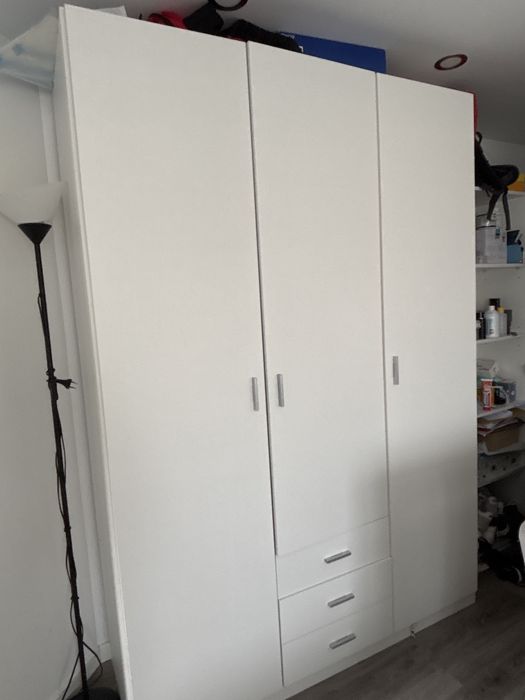 Guardaroupa 200€ seminovo