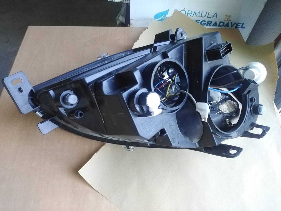 Farol Esquerdo NOVO Citroen Xsara 2000