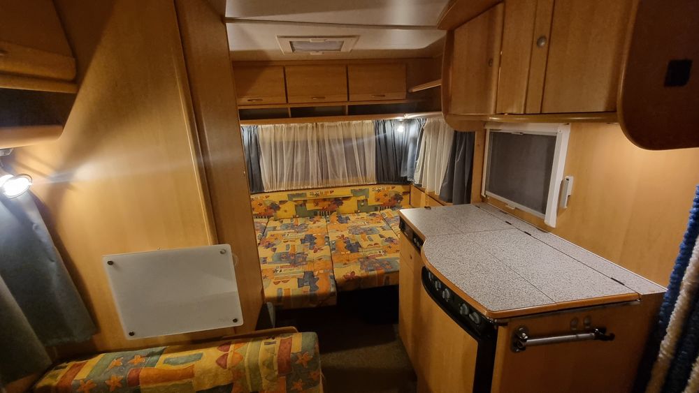 przyczepa kempingowa Dethleffs Camper420,4 os. 1100DMC,przedsionek