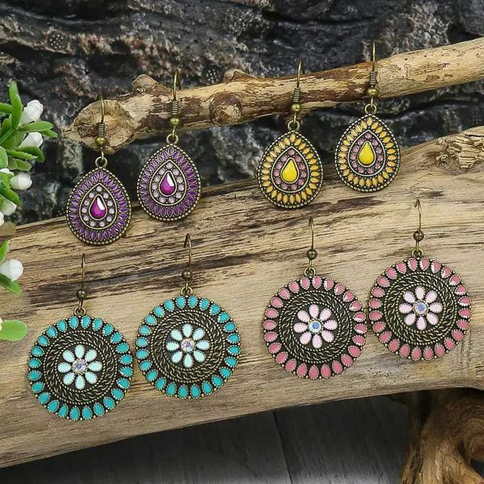Kolorowe kolczyki z kryształkami i ozdobami, boho, na prezent