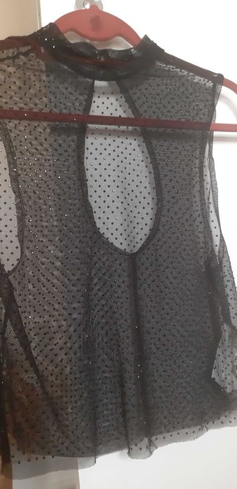 T-shirt, top Massimo Dutti, Brandy, Oysho