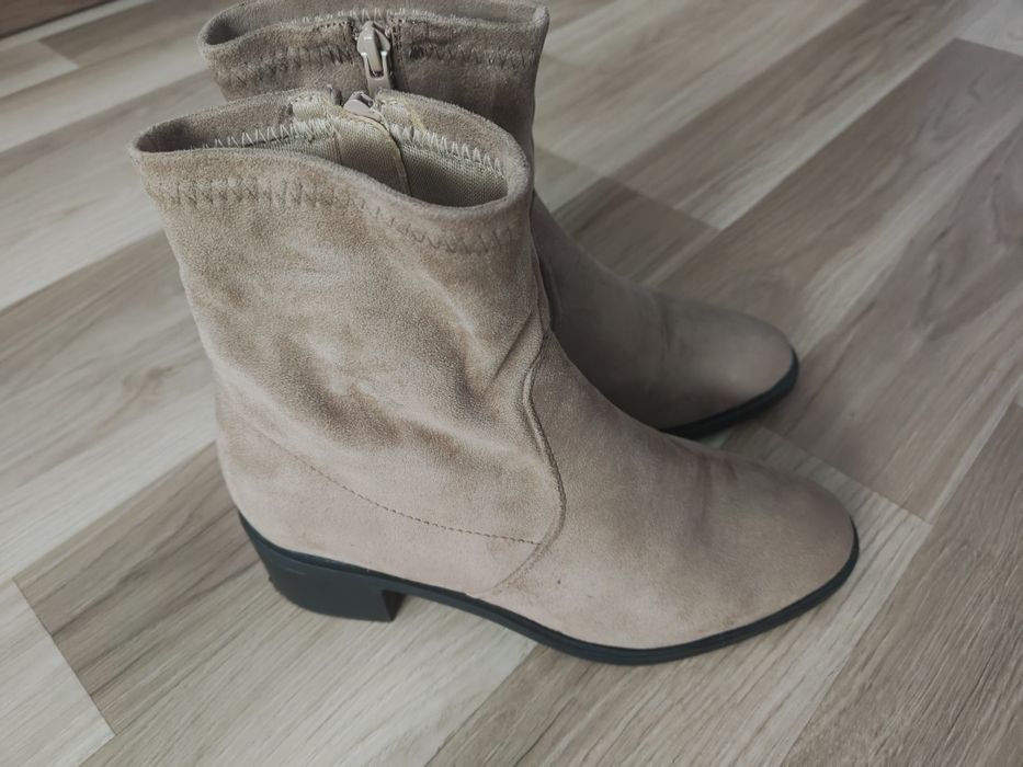 Botki zamszowe 38