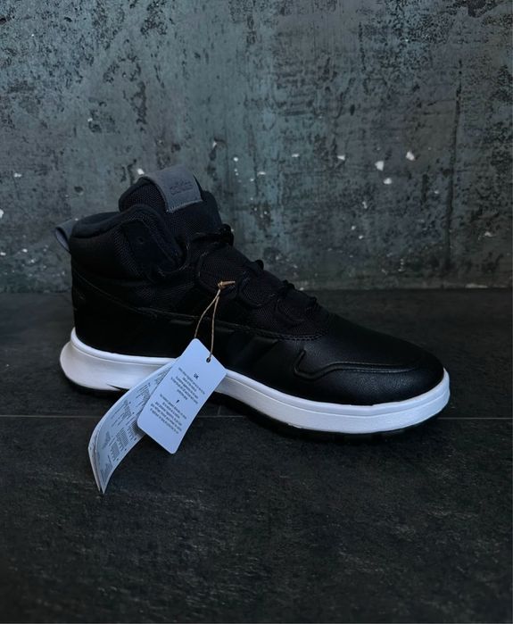 Adidas ботінки кросівки теплі