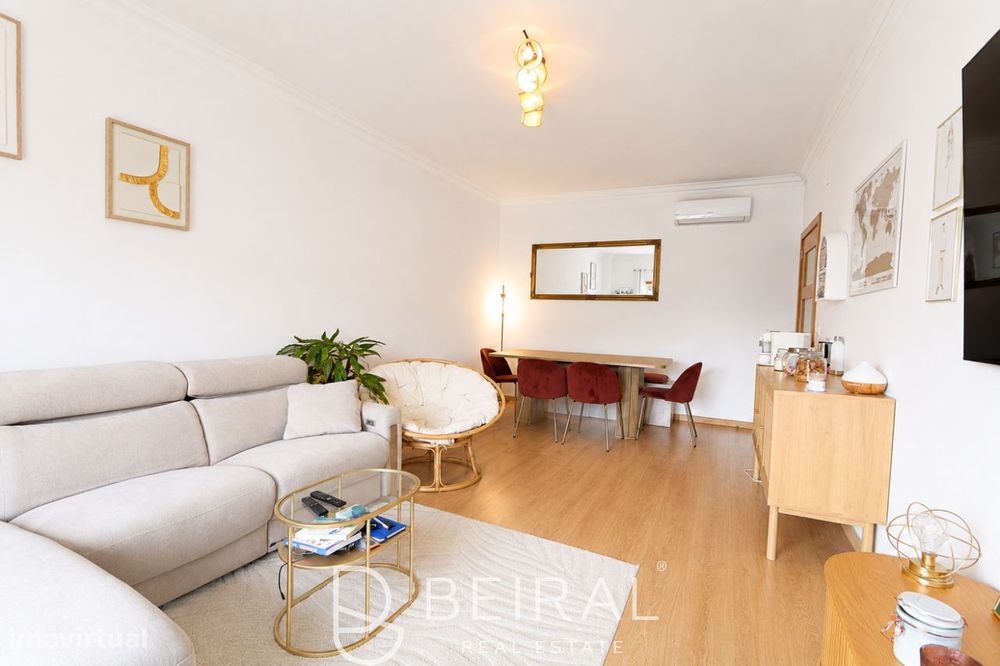 Apartamento T2 às portas de Lisboa, com varanda, vista e estacionamen