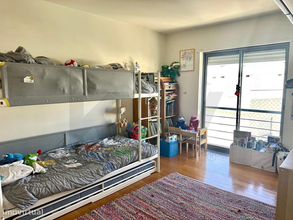 Apartamento T3 | 135 m2 de área bruta privativa | 2 lugares de garagem