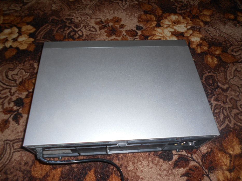 відеомагнітофон JVS новий з пультом записує касети ціна договірна