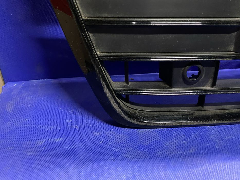GRILL atrapa przedniego zderzaka AUDI A6 C8 przód oryginał emblemat