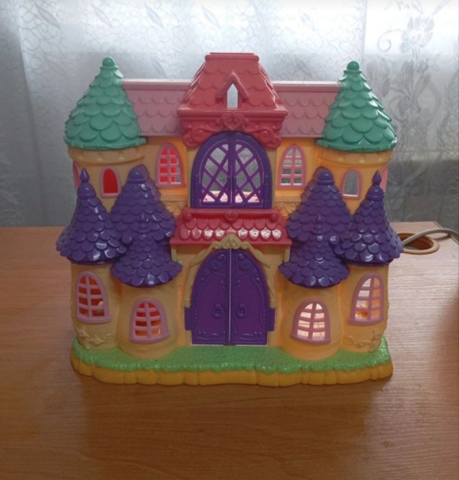 Zamek wysokość około 30 cm
