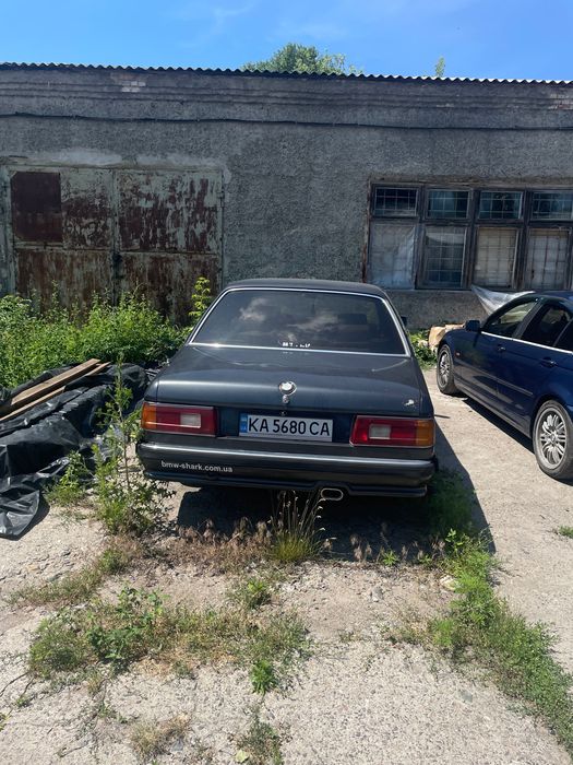 Продам BMW E23 735i