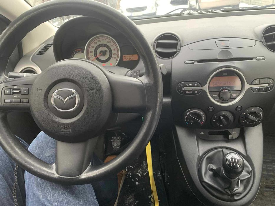 Mazda 2 zadbana i  ekonomiczna
