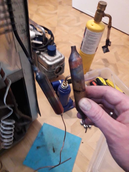 Ремонт холодильників