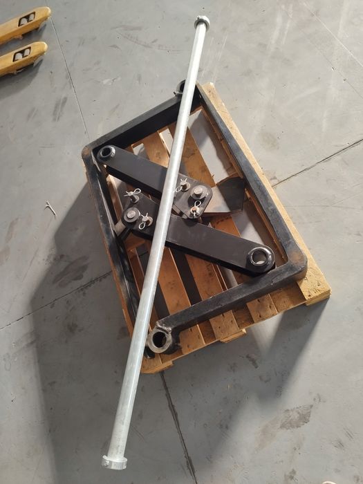 Widły CASE 580SLE, 580K, 590, 695 - Komplet z mocowaniami + Wałek