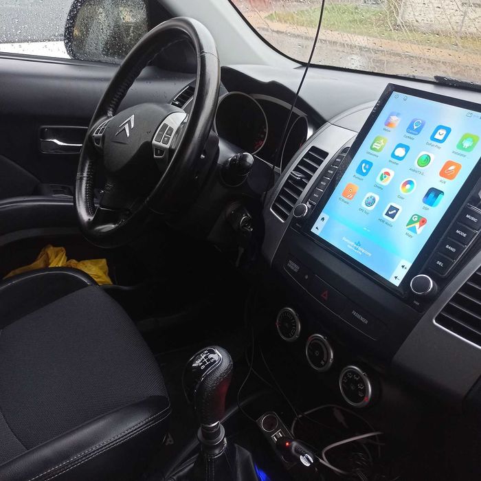 Citroen C-Crosser 2,2 hdi  2008  207000