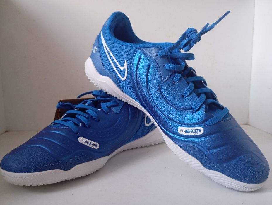 Оригінальні футзалки nike legend 10 academy dv4341-400