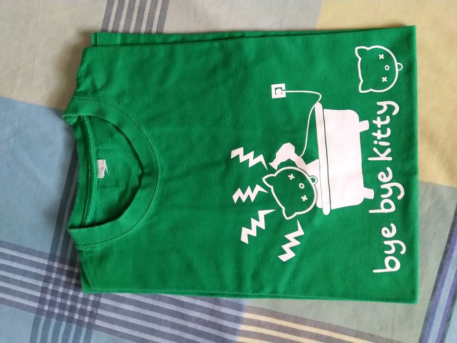 T-shirts da conhecida loja "CÃO AZUL", tamanho M, NOVAS!