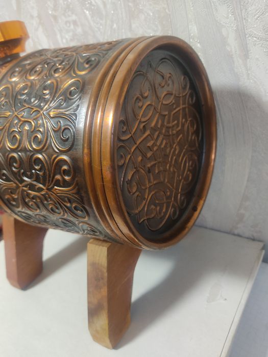 Боченок в медной чеканке СССР.