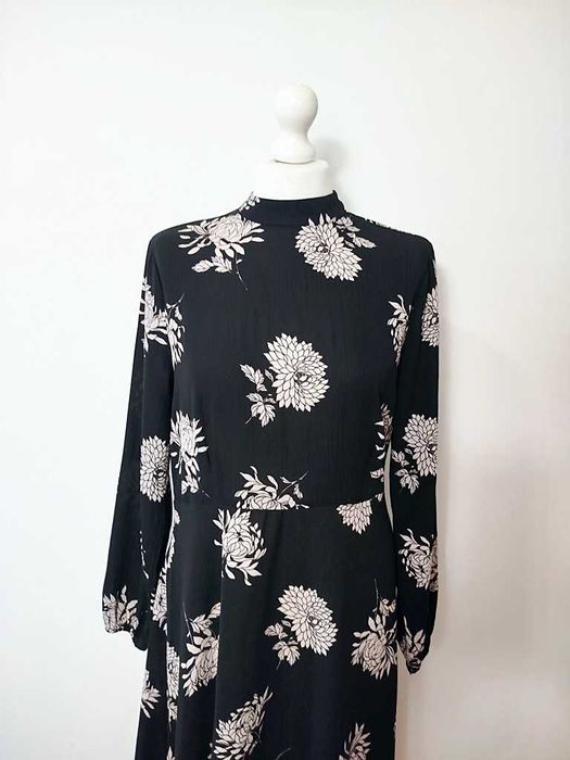 New Look czarna midi sukienka w kwiaty