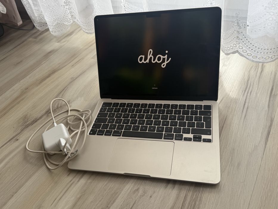 Laptop APPLE MacBook Air 13.6" Retina M2 16GB RAM 256GB Księżycowa poświata