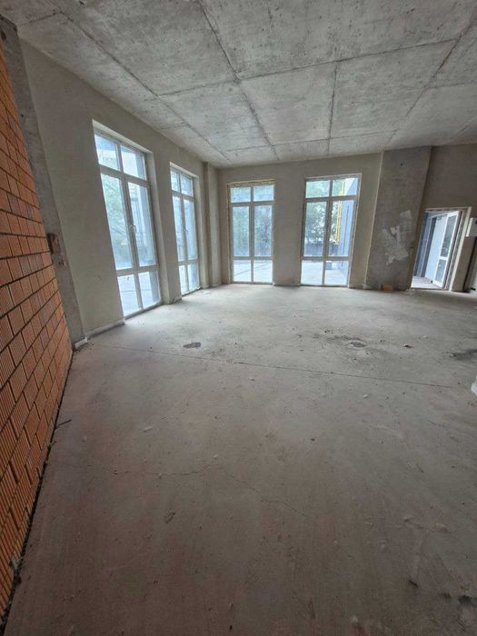 Комерція (66 м2) у готовому будинку (2 черга ЖК "Crystal Avenue")