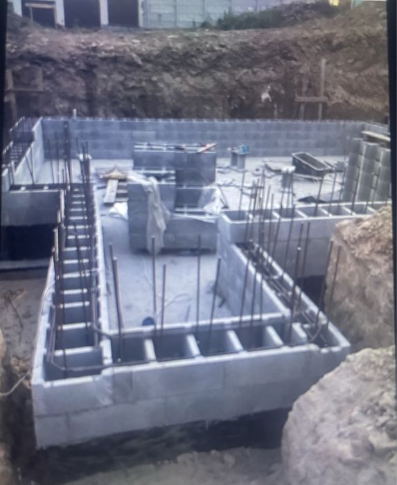 Виконую кирпичьну кладку кровля битоні роботи