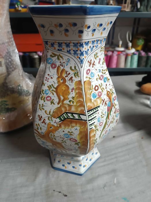 Jarra antiga pintada a mão